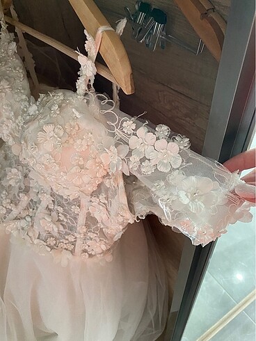 Üç boyut çiçekli a kesim gelinlik (Abiye Fiyatına) - Görsel 5