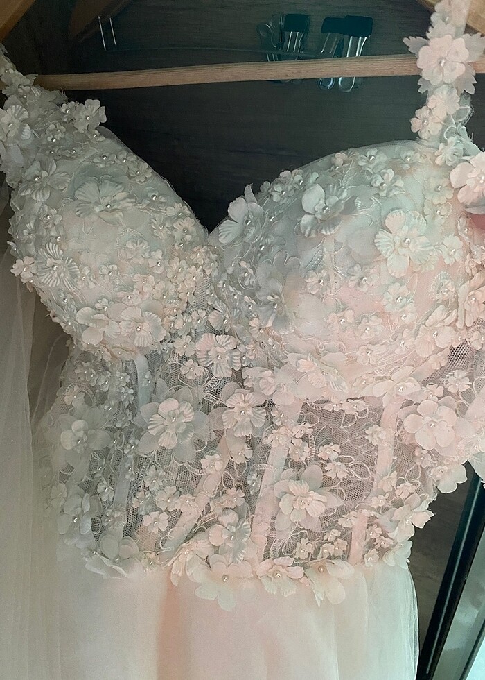 Üç boyut çiçekli a kesim gelinlik (Abiye Fiyatına) - Görsel 4