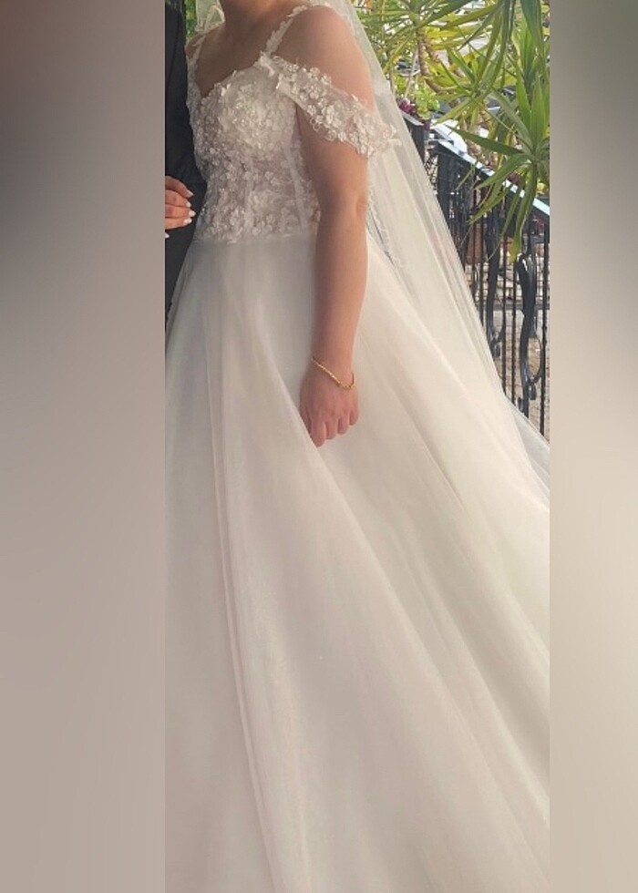 Üç boyut çiçekli a kesim gelinlik (Abiye Fiyatına) - Görsel 3