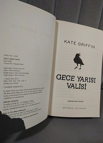 GECE YARISI VALİSİ KATE GRIFFIN