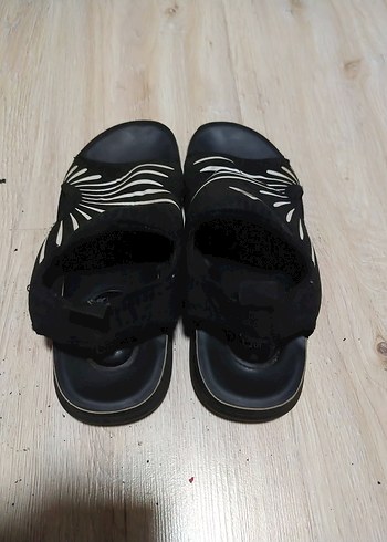 Diğer Siyah Zebra Desenli Cırt Cırtlı Sandalet