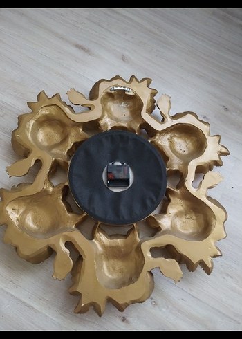 Diğer Altın Renkli Gül Desenli Duvar Saati