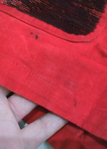 Nakışlı Kırmızı Süet Kız Şortu - Görsel 4