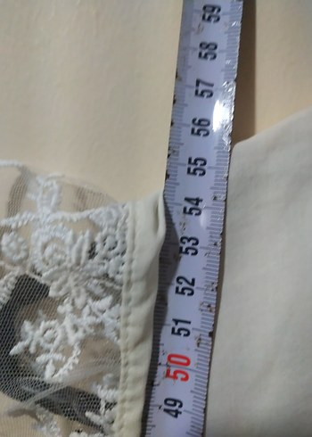 Düğmeli Beyaz Nakışlı Kolsuz Gömlek - Görsel 4