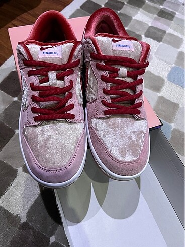 Nike Dunk Low Strange Love