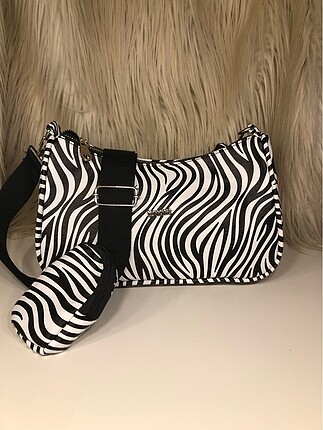 ZEBRA DESEN ÇANTA CÜZDANLI