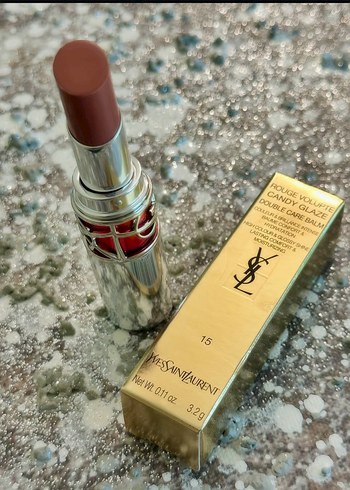Yves Saint Laurent Parlak Bej Ruj 15