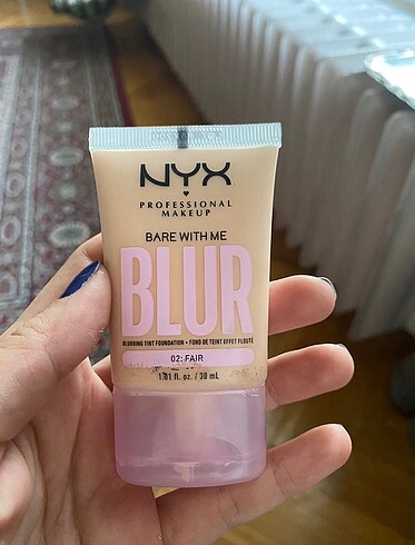 NYX Nyx bare with me blur fondoten