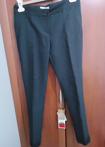 Kadın Siyah Kemerli Kumaş Pantolon