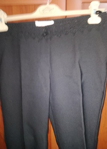 38 Beden Kadın Siyah Kemerli Kumaş Pantolon