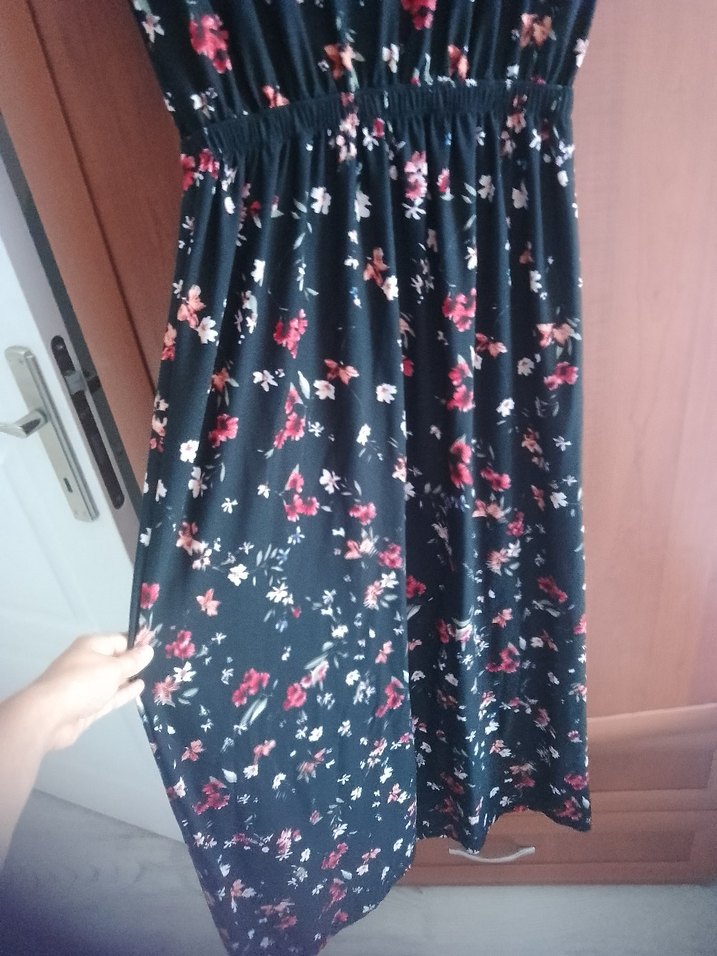 Çiçek Desenli Siyah elbise - Görsel 2