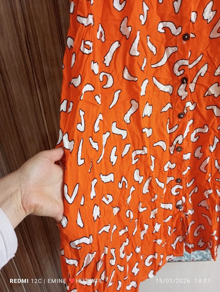 Turuncu Desenli Düğmeli Uzun Kadın Gömlek - Görsel 2