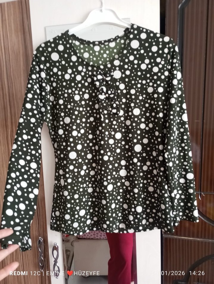 Yeşil Puantiyeli Uzun Kollu Salaş Bluz - Görsel 2