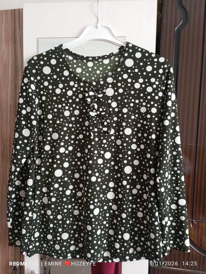 Yeşil Puantiyeli Uzun Kollu Salaş Bluz - Görsel 3