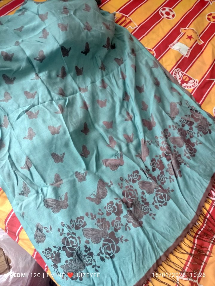 Kelebek Desenli Kahverengi Kadın Şal - Görsel 4