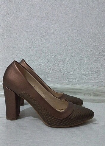 36 Beden Bronz renk Stiletto