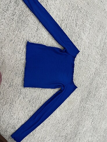 Saks mavi madonna yaka crop bluz