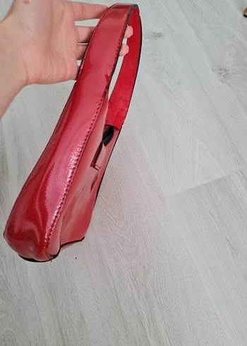 Kırmızı Parlak Deri Kadın Çantası - Görsel 4