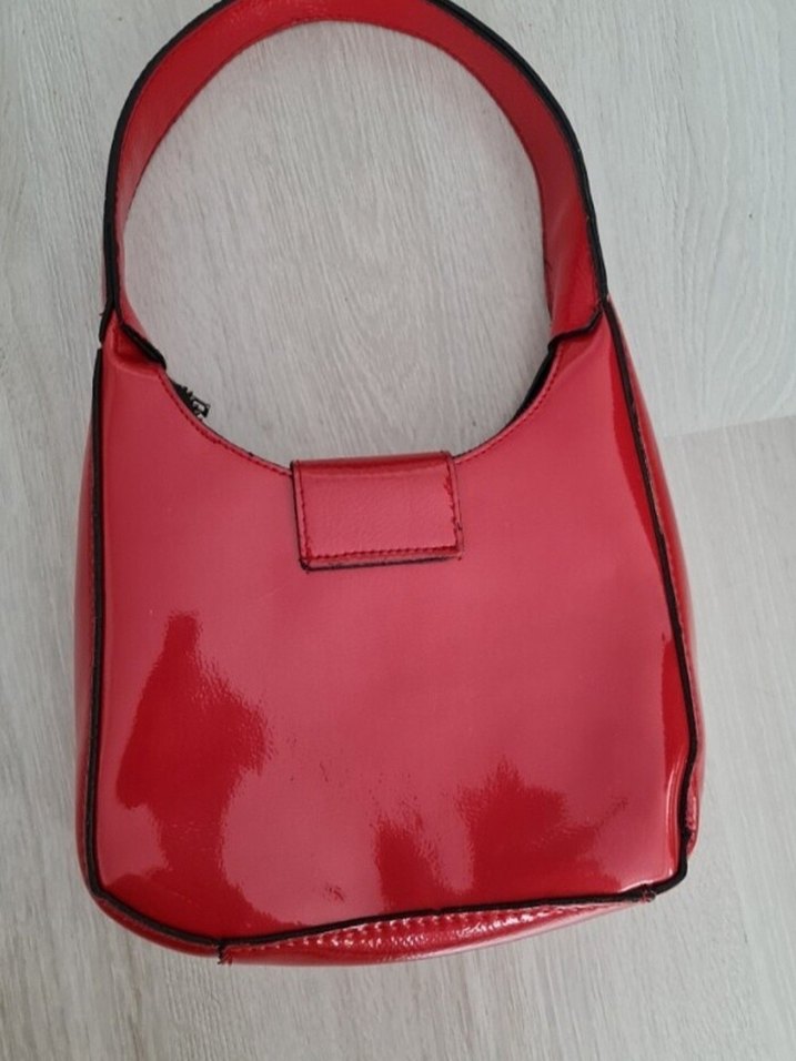 Kırmızı Parlak Deri Kadın Çantası - Görsel 2
