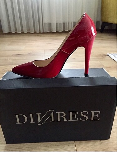 Divarese Stiletto