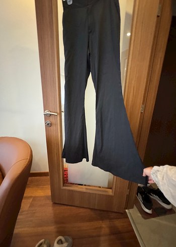 LTB Siyah Yırtmaçlı İpek Görünümlü Kadın İspanyol Paça Pantolon
