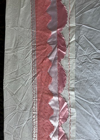 Dantel Nakışlı Pembe Yatak Örtüsü Takımı - Görsel 3