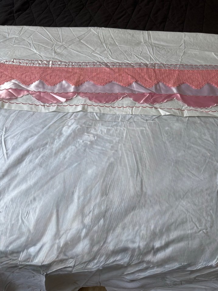 Dantel Nakışlı Pembe Yatak Örtüsü Takımı - Görsel 2