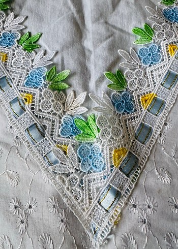 Nakışlı Güpürlü Beyaz bebek nevresim takımı - Görsel 4