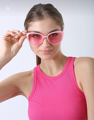Pembe gözlük