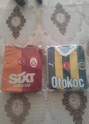 Galatasaray Forması ve Fenerbahçe forması