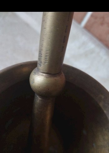 Beden gold Renk Antika pirinç Havan iki kiloya yakın antika severlere