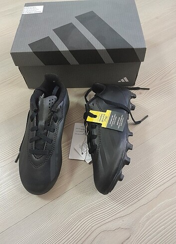 Adidas çocuk krampon 30.5 numara