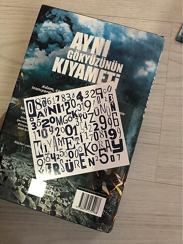 Beden Renk Aynı Gökyüzünün Kıyameti