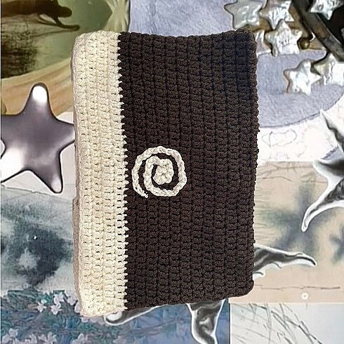 Spiral cat beanie