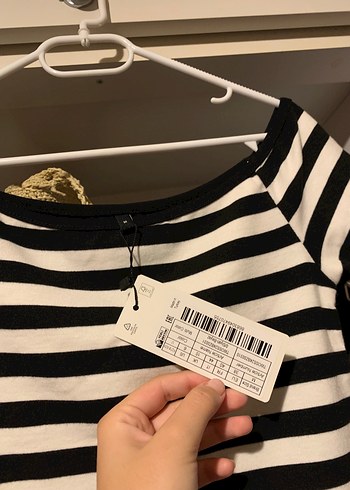 s Beden Siyah Beyaz Çizgili Kadın Tişört