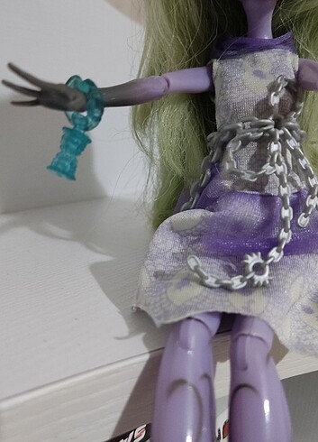 Beden Renk Monster high haunted twyla