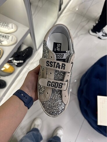 Golden Goose Deluxe Golden goose
