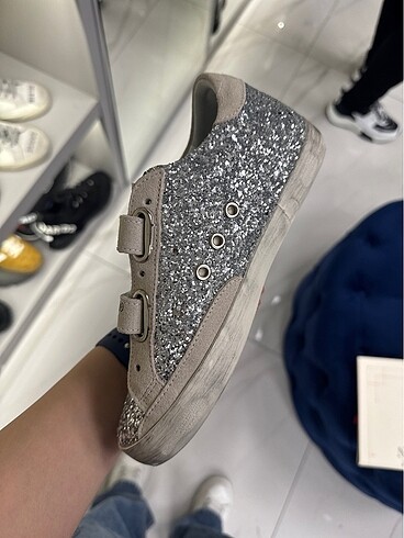 37 Beden Golden goose