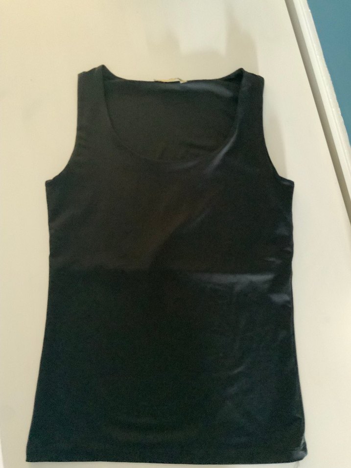 Siyah V Yaka Kadın Atlet - Görsel 2