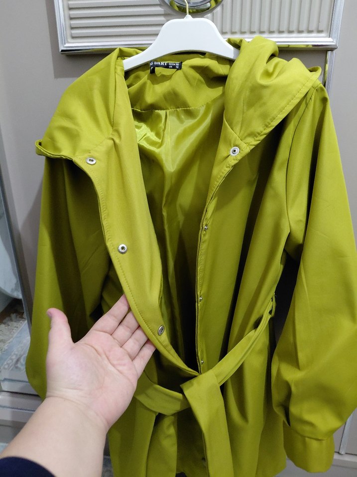 yeşil Uzun Kuşaklı Kadın Yağmurluk - Görsel 3