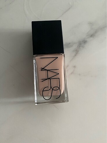 Nars Light Reflecting Fondöten