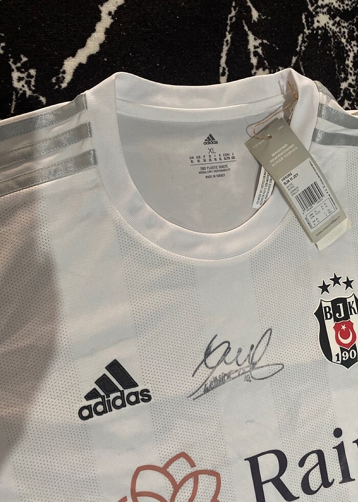 Adidas imzalı Beşiktaş forması - Görsel 3