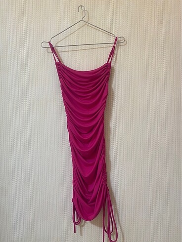 pembe elbise