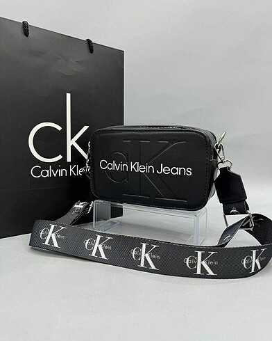 Calvin Klein kol çantası