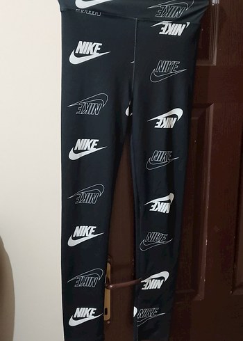 Nike Siyah Beyaz Logo Baskili Spor Tayt