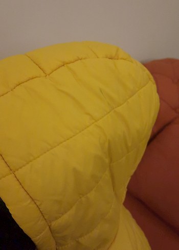 Sarı Kapüşonlu Erkek Çocuk Mont - Görsel 3