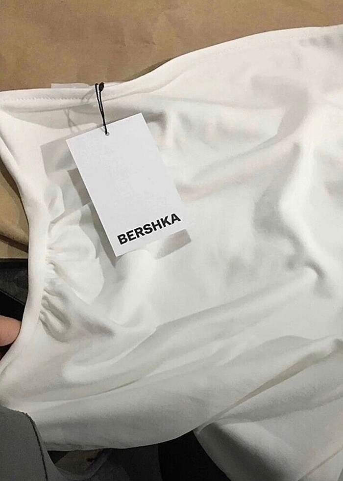 Bershka Straplez Beyaz Bluz - Görsel 2