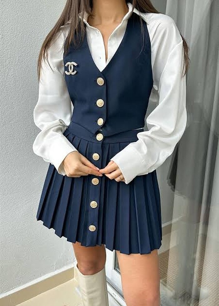 Lacivert Yelek ve Etek Takım - Görsel 2