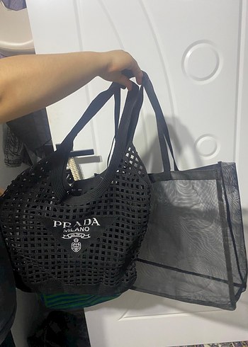Fermuarlı Siyah Prada Kadın Çanta