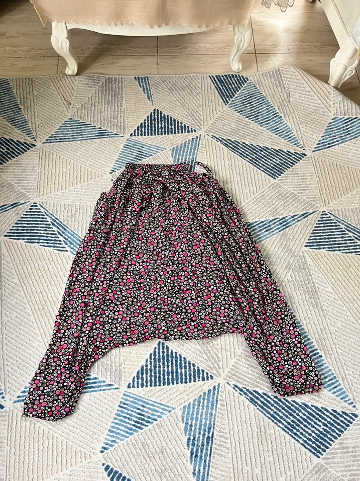 Pembe Çiçekli Siyah şalvar — görsel 2/6